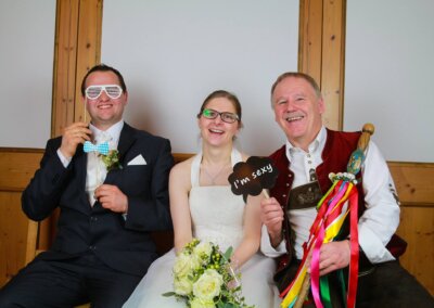 Hermann Fleischmann mit Brautpaar